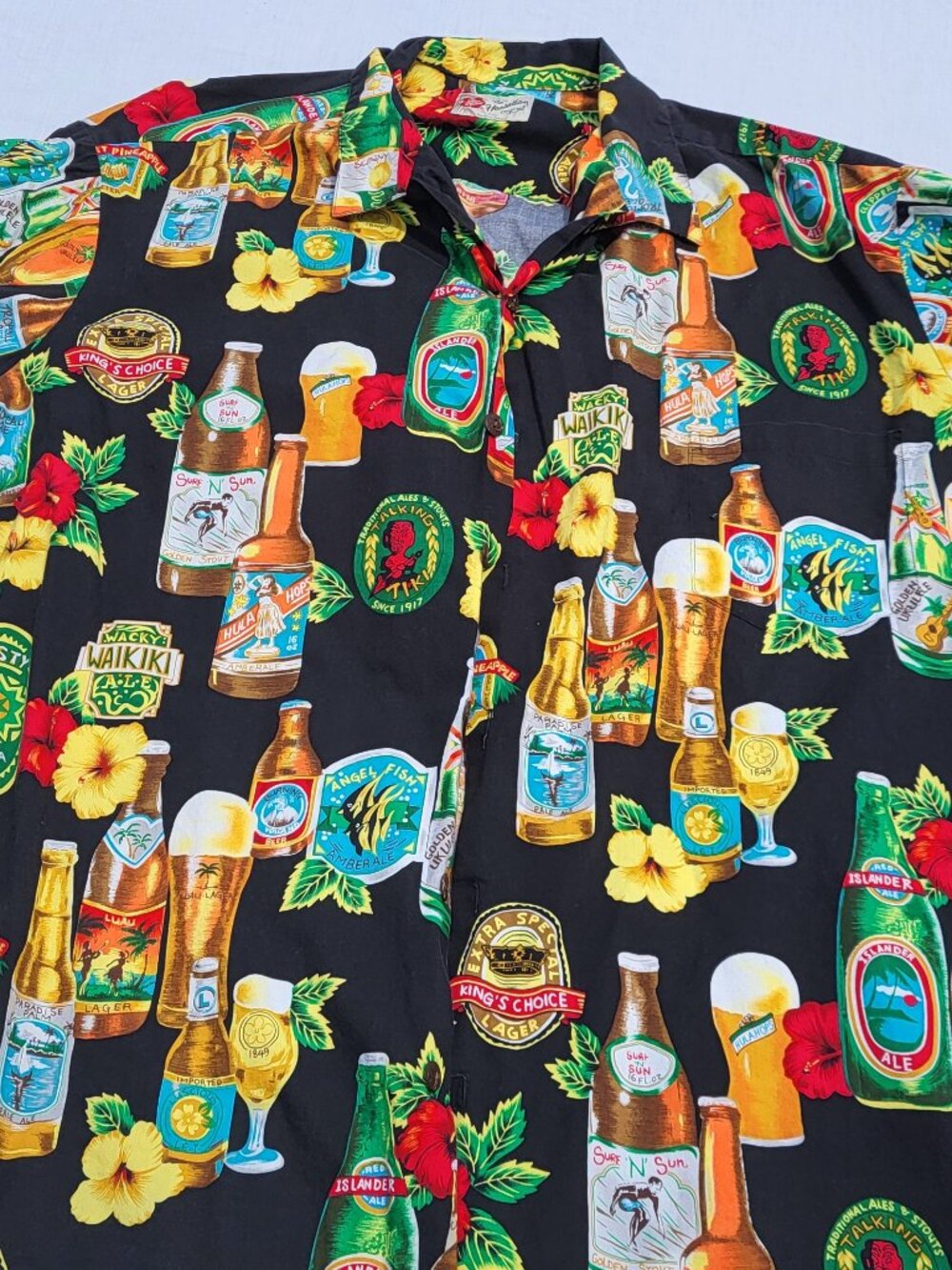 Hilo Hattie Hawaiian Shirt Mens 4XL Short Sleeve Button Down Travel Beach Pocket